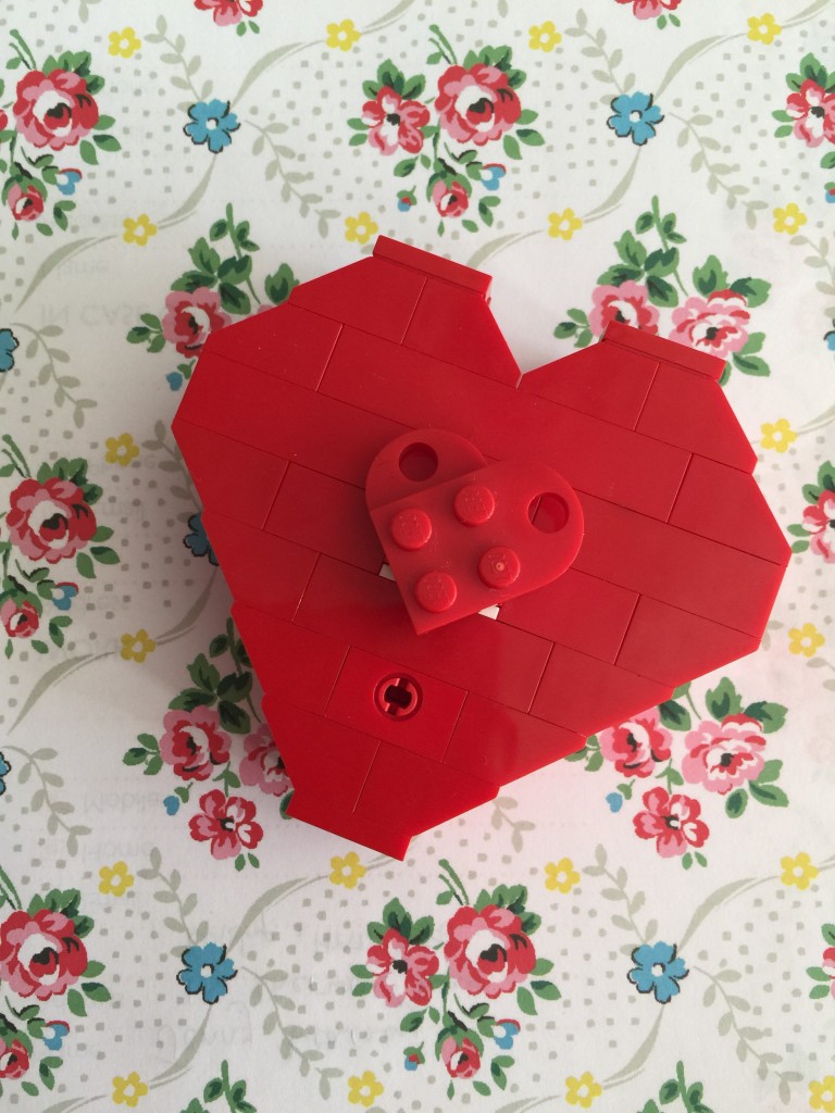 Lego heart box