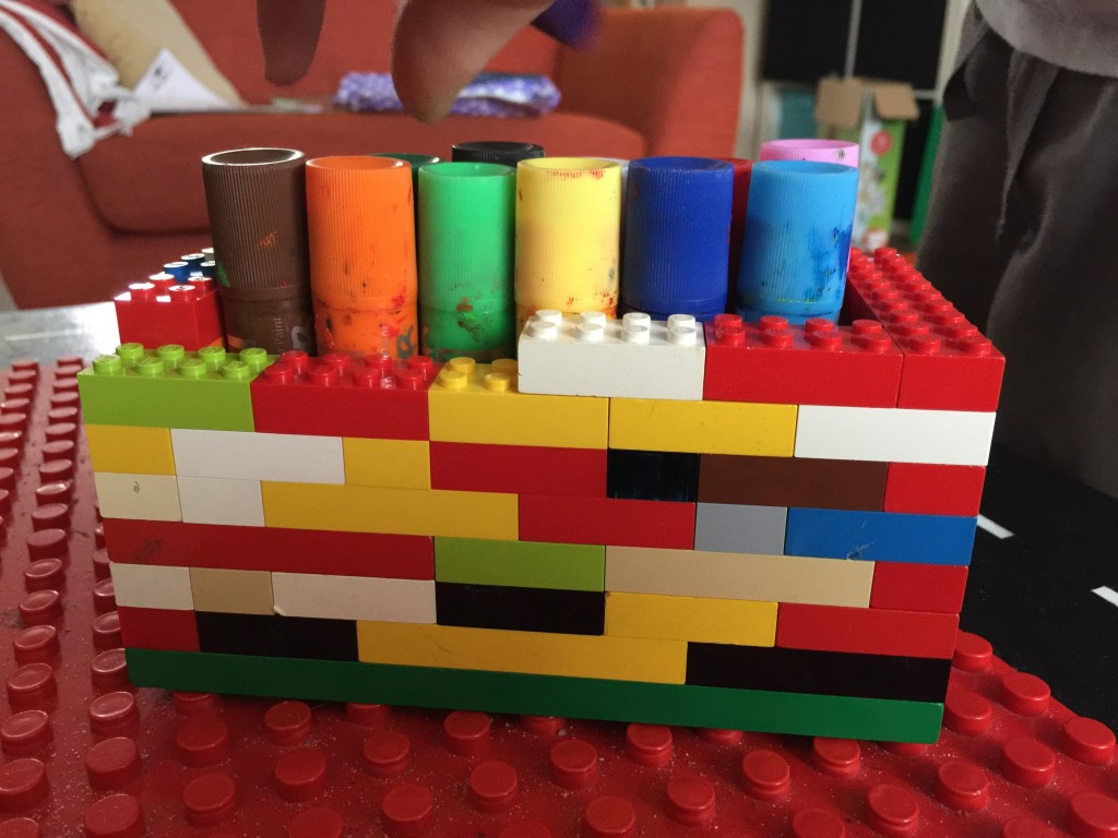 DIY Lego pencil holder